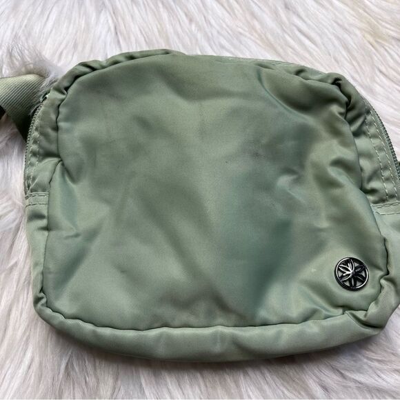 GAIAM Belt Bag Sage Green One Size - Picture 3 of 6